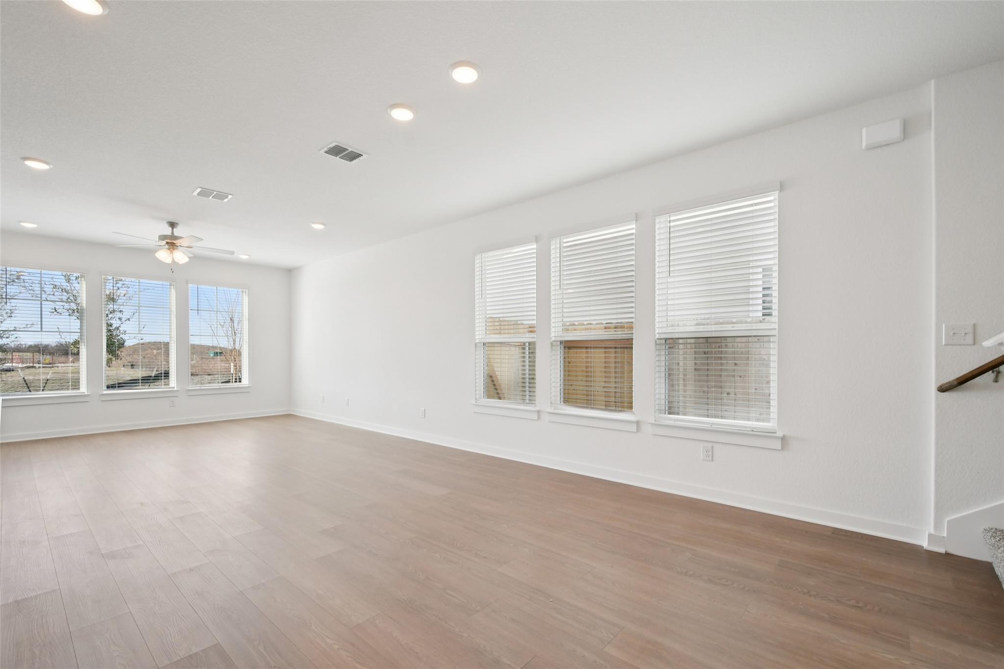 152 Hartson Dr, Taylor, TX 76574