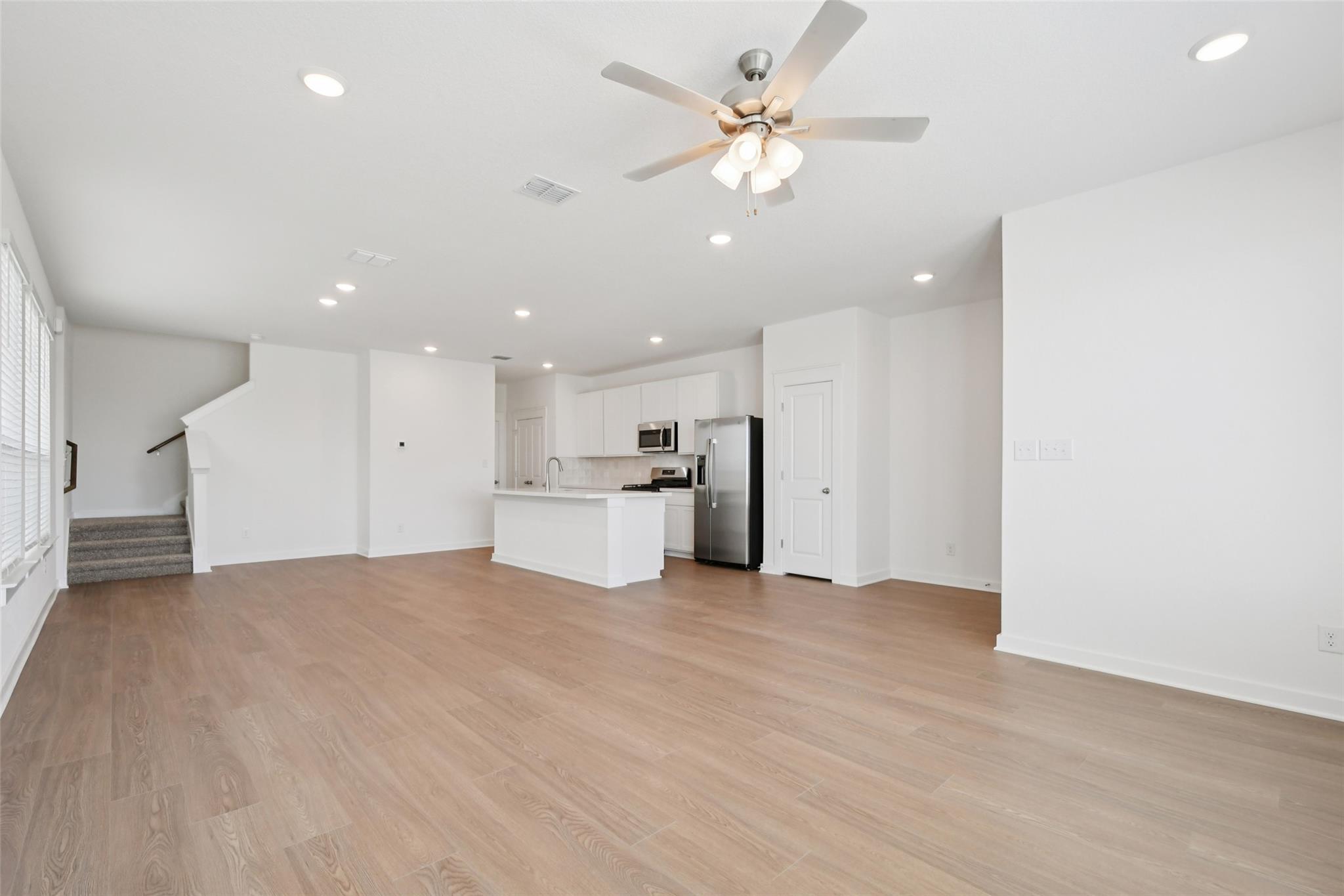 152 Hartson Dr, Taylor, TX 76574