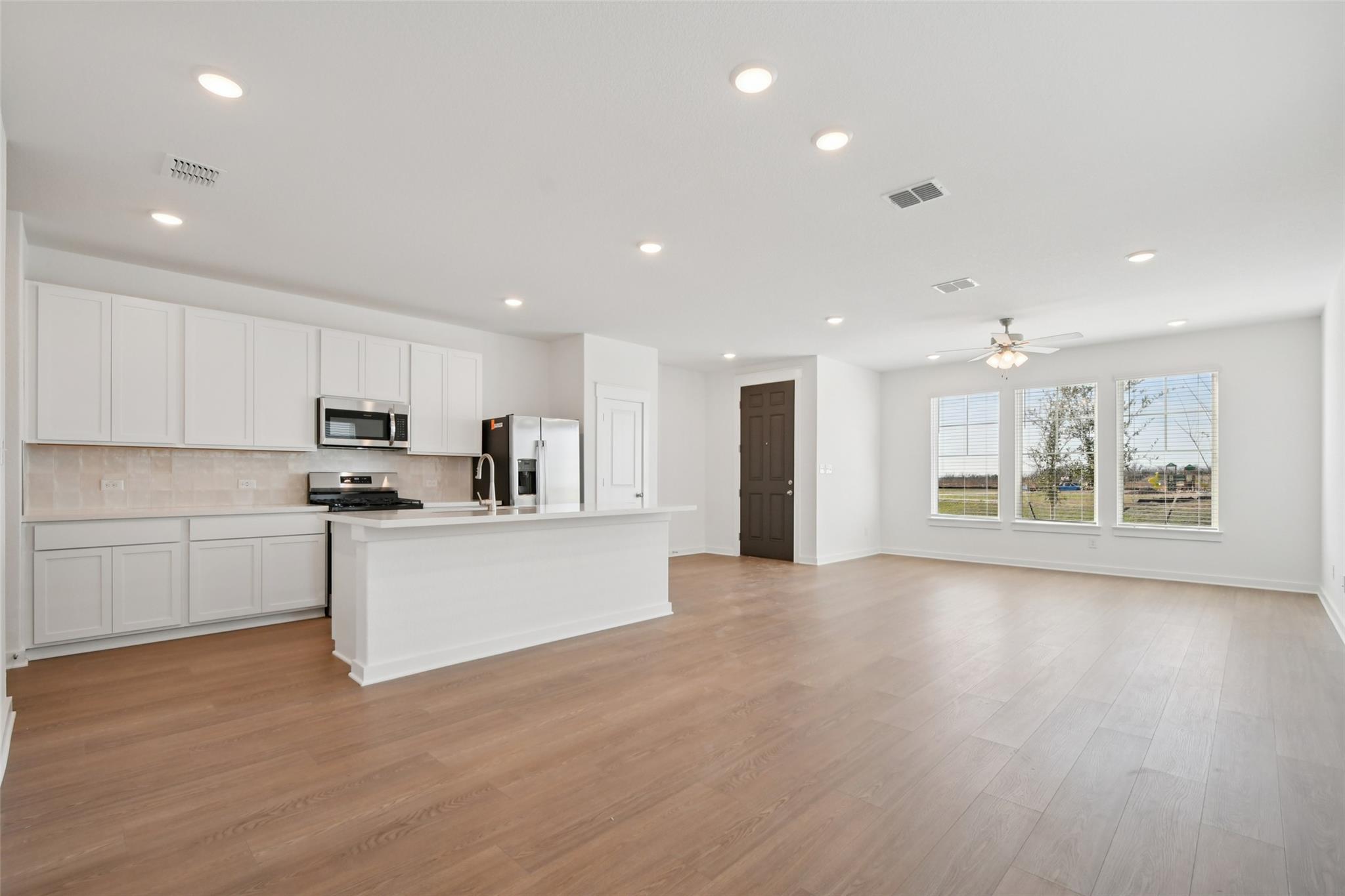 152 Hartson Dr, Taylor, TX 76574