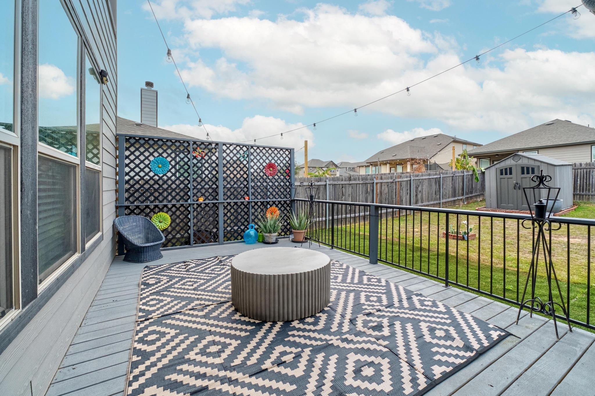 121 Kennicott Dr, Kyle, TX 78640