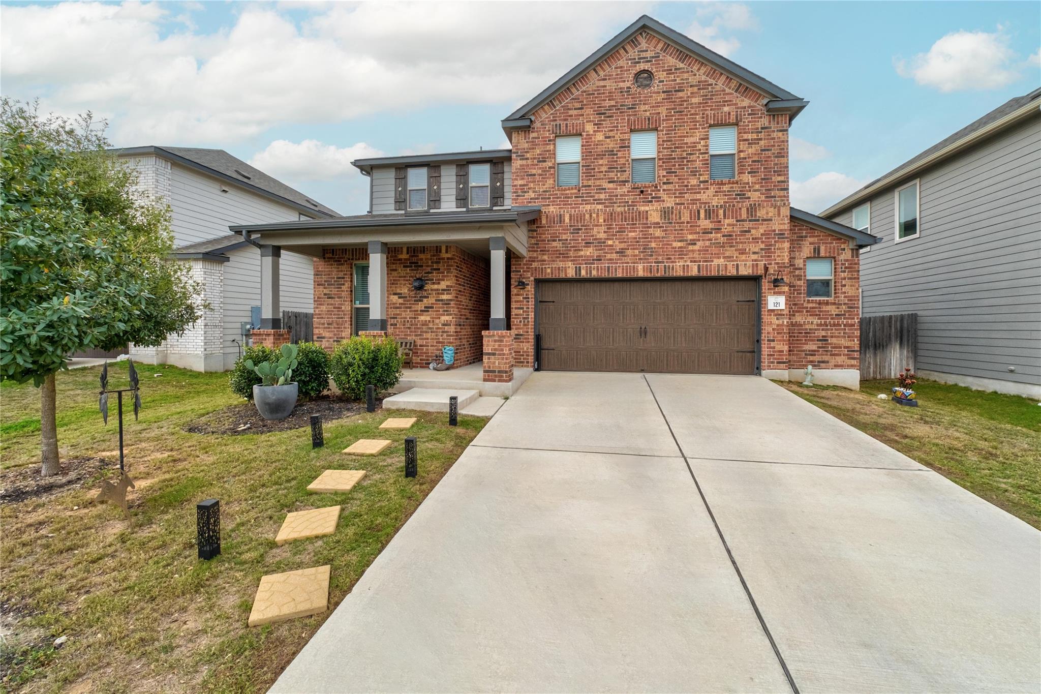 121 Kennicott Dr, Kyle, TX 78640
