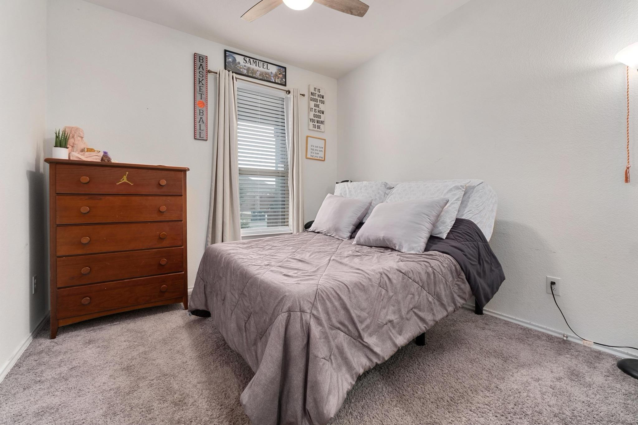 121 Kennicott Dr, Kyle, TX 78640