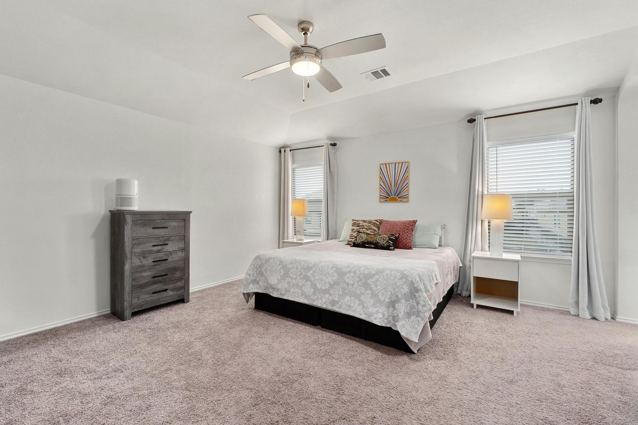 121 Kennicott Dr, Kyle, TX 78640