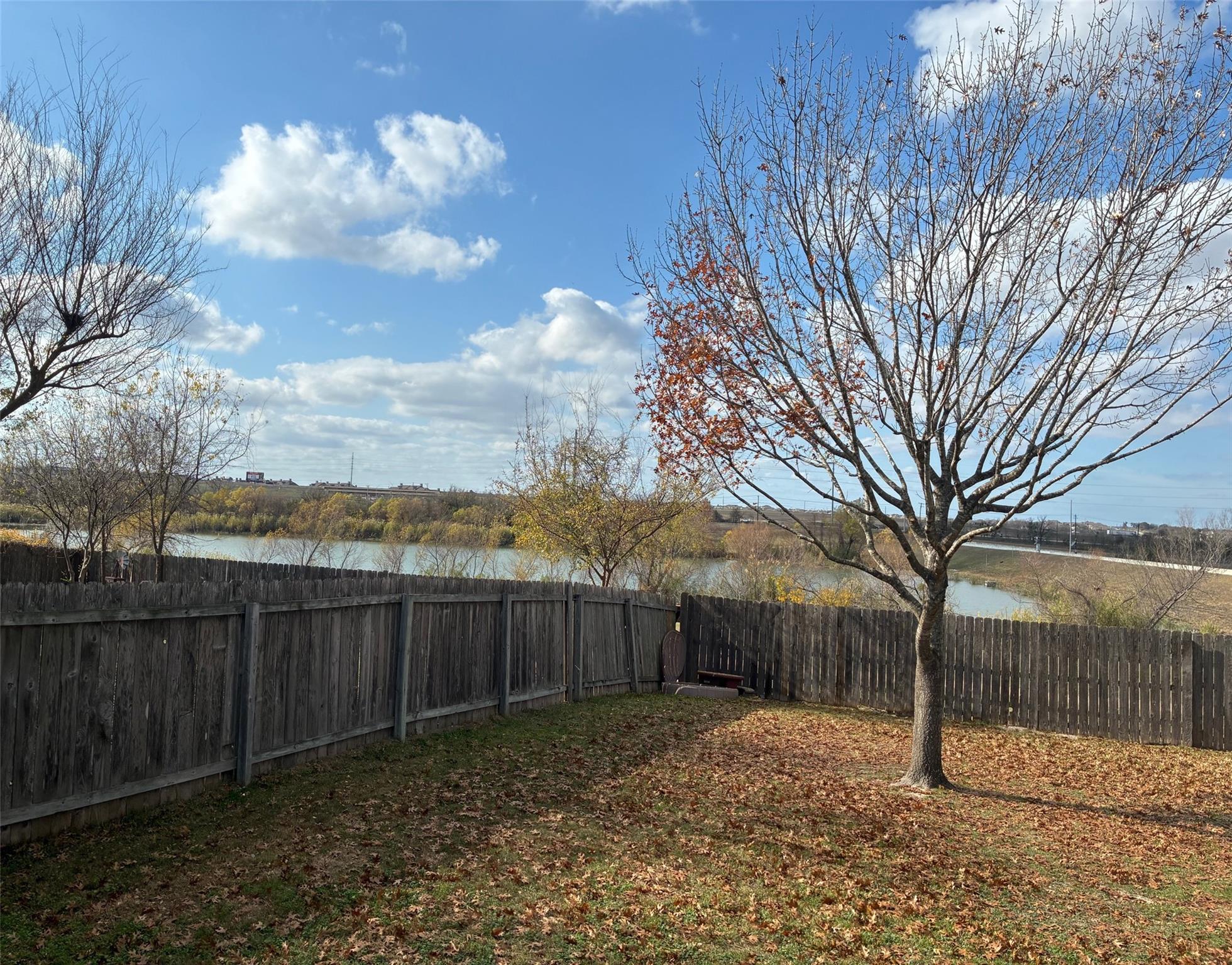 307 LAKEMONT Dr, Hutto, TX 78634