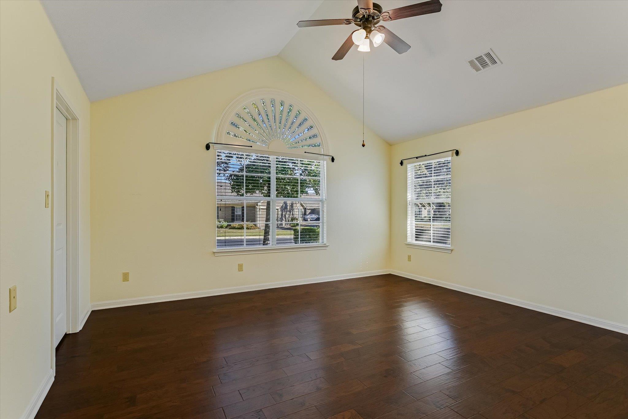 30 Wildwood Dr # 111, Georgetown, TX 78633