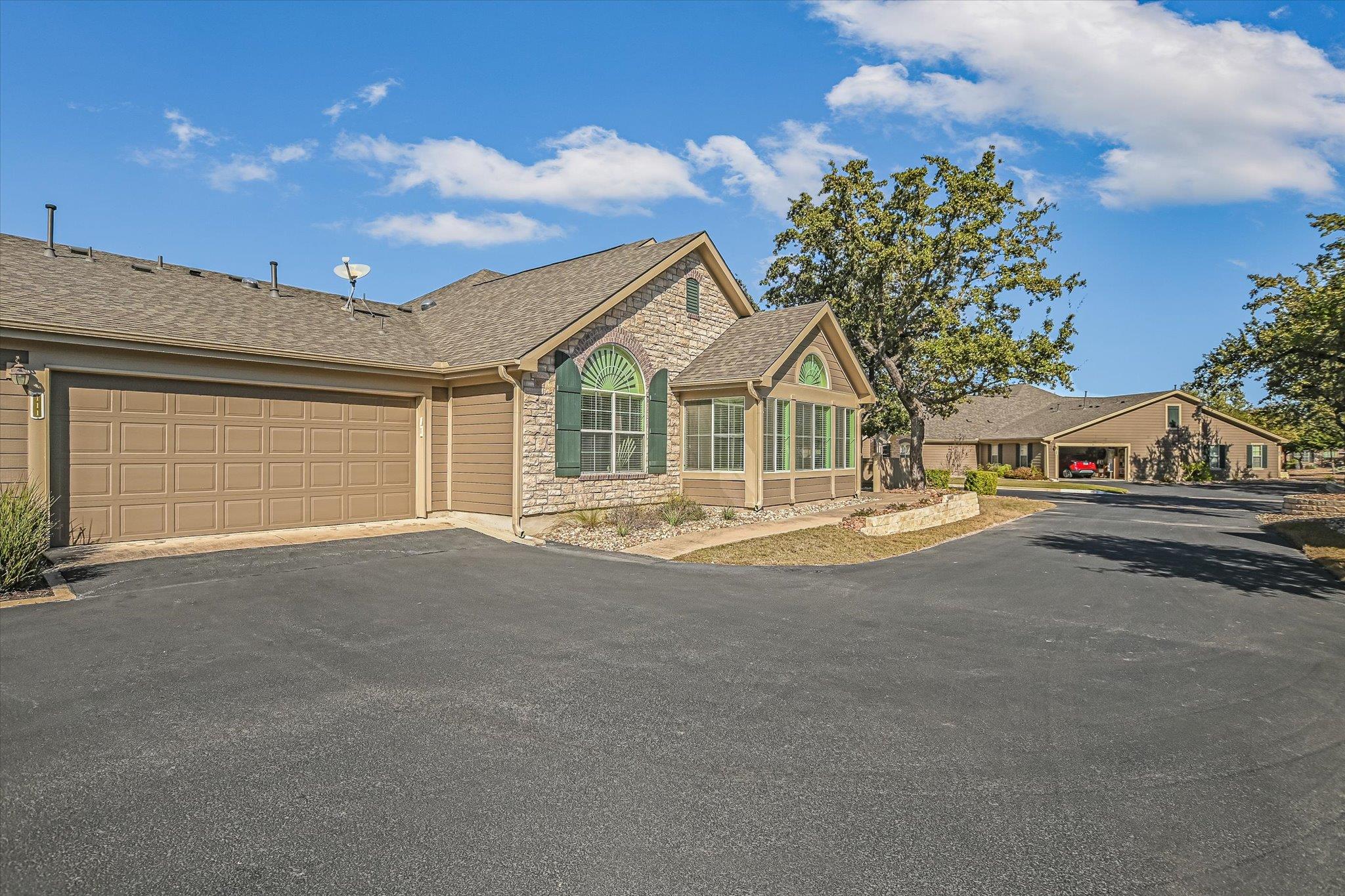 30 Wildwood Dr # 111, Georgetown, TX 78633