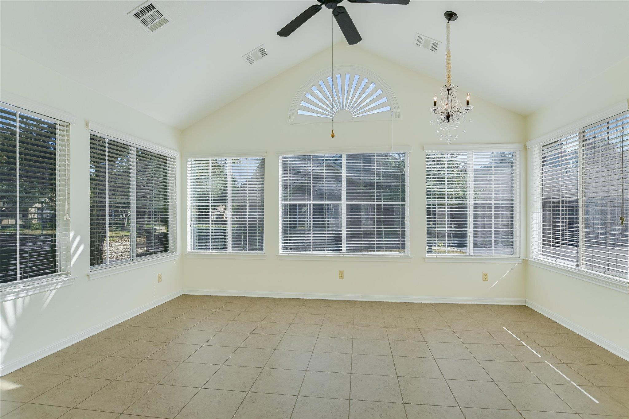 30 Wildwood Dr # 111, Georgetown, TX 78633