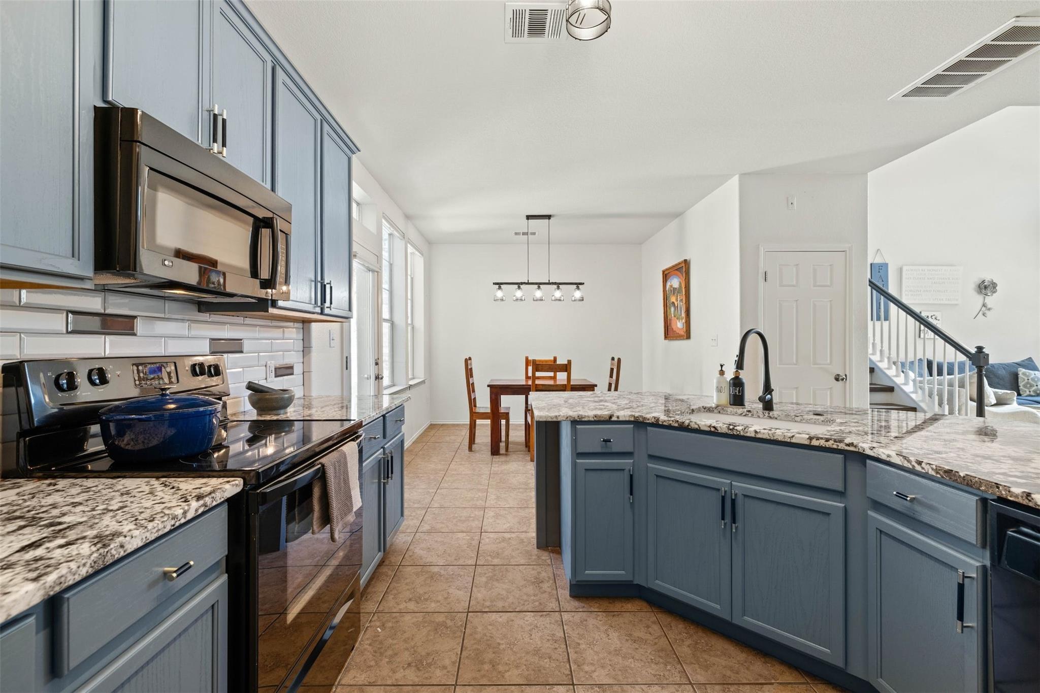 20980 Waterside Dr # 40, Lago Vista, TX 78645