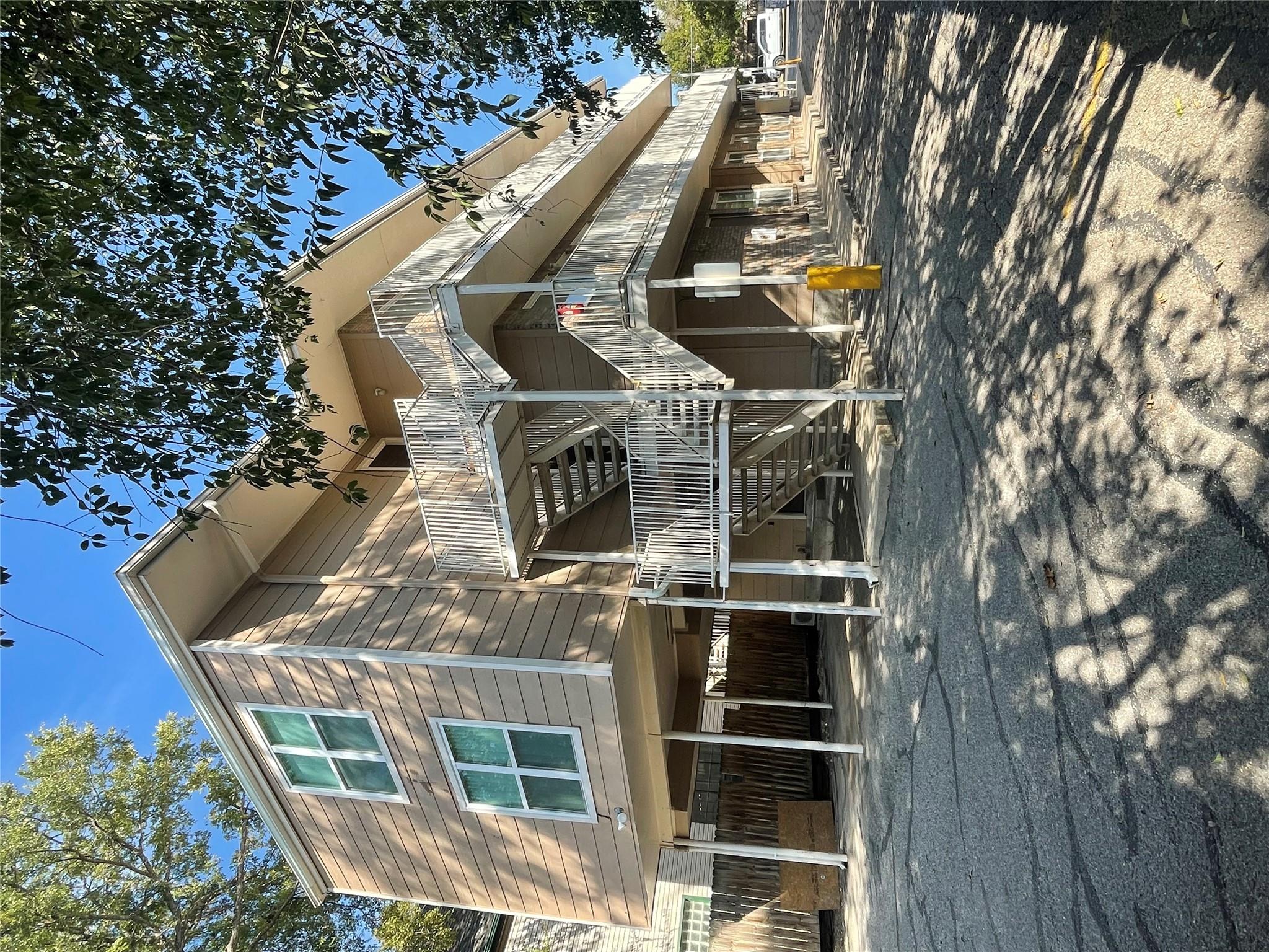 2220 Leon St # 103, Austin, TX 78705