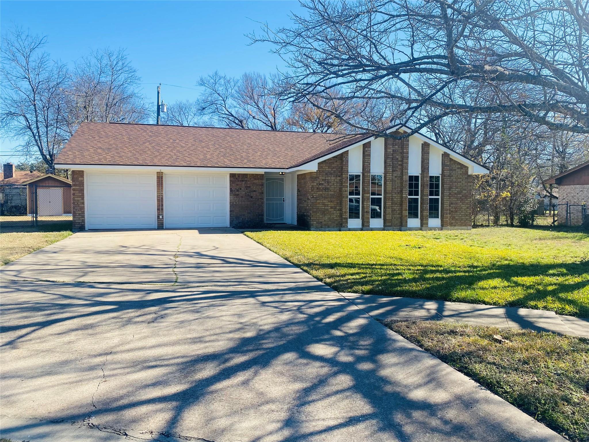 2104 Beta Cir, Killeen, TX 76543