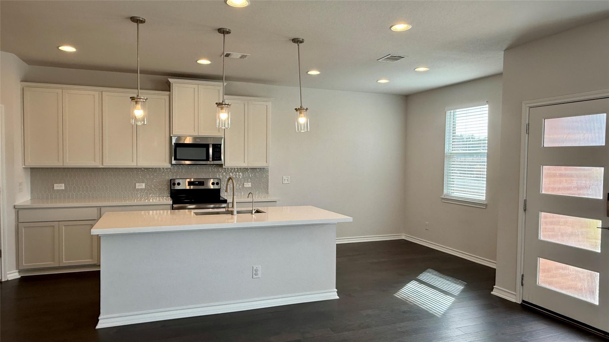 712 Long Run, Liberty Hill, TX 78642