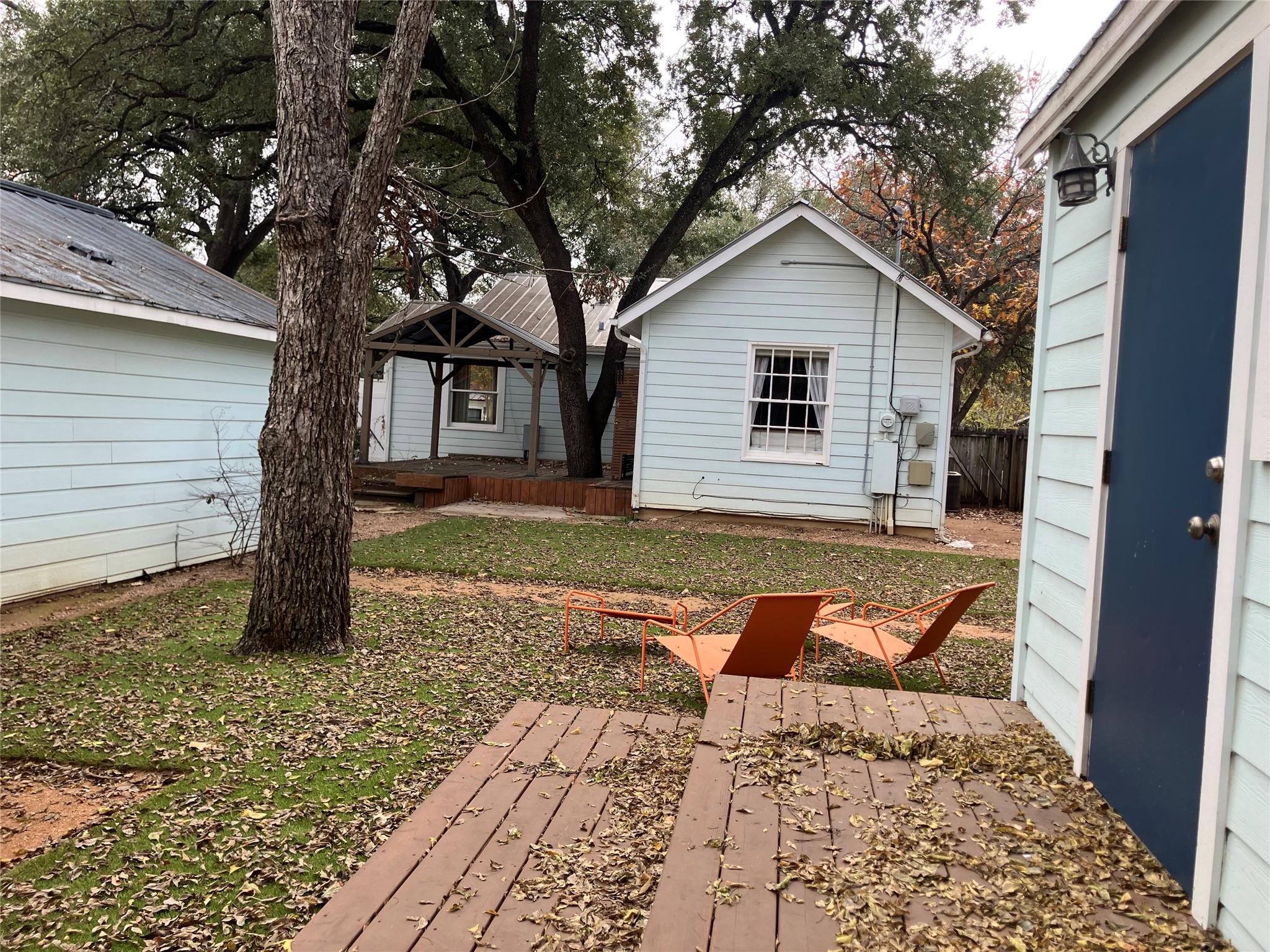 1916 W 39th St, Austin, TX 78731