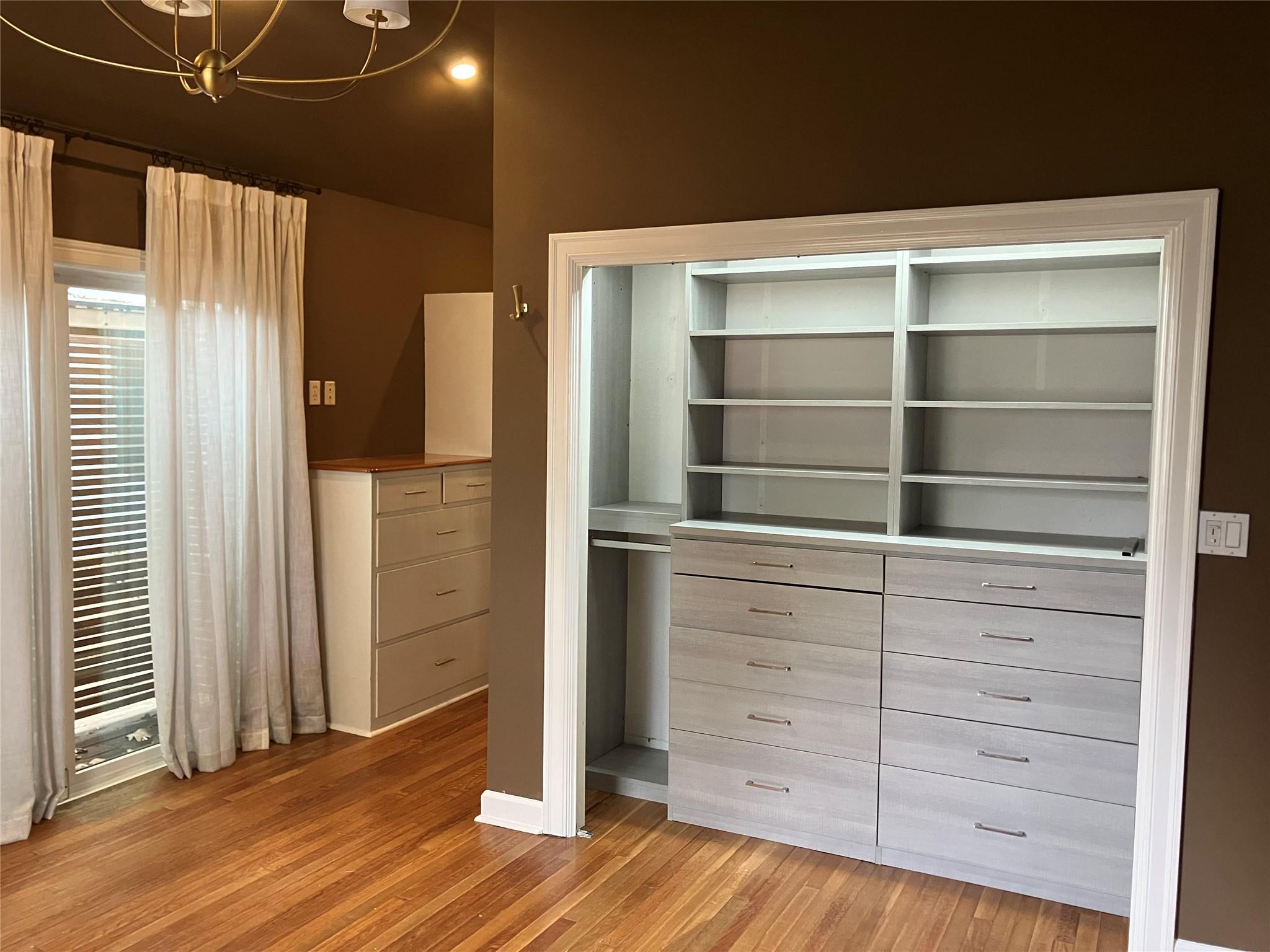 1916 W 39th St, Austin, TX 78731