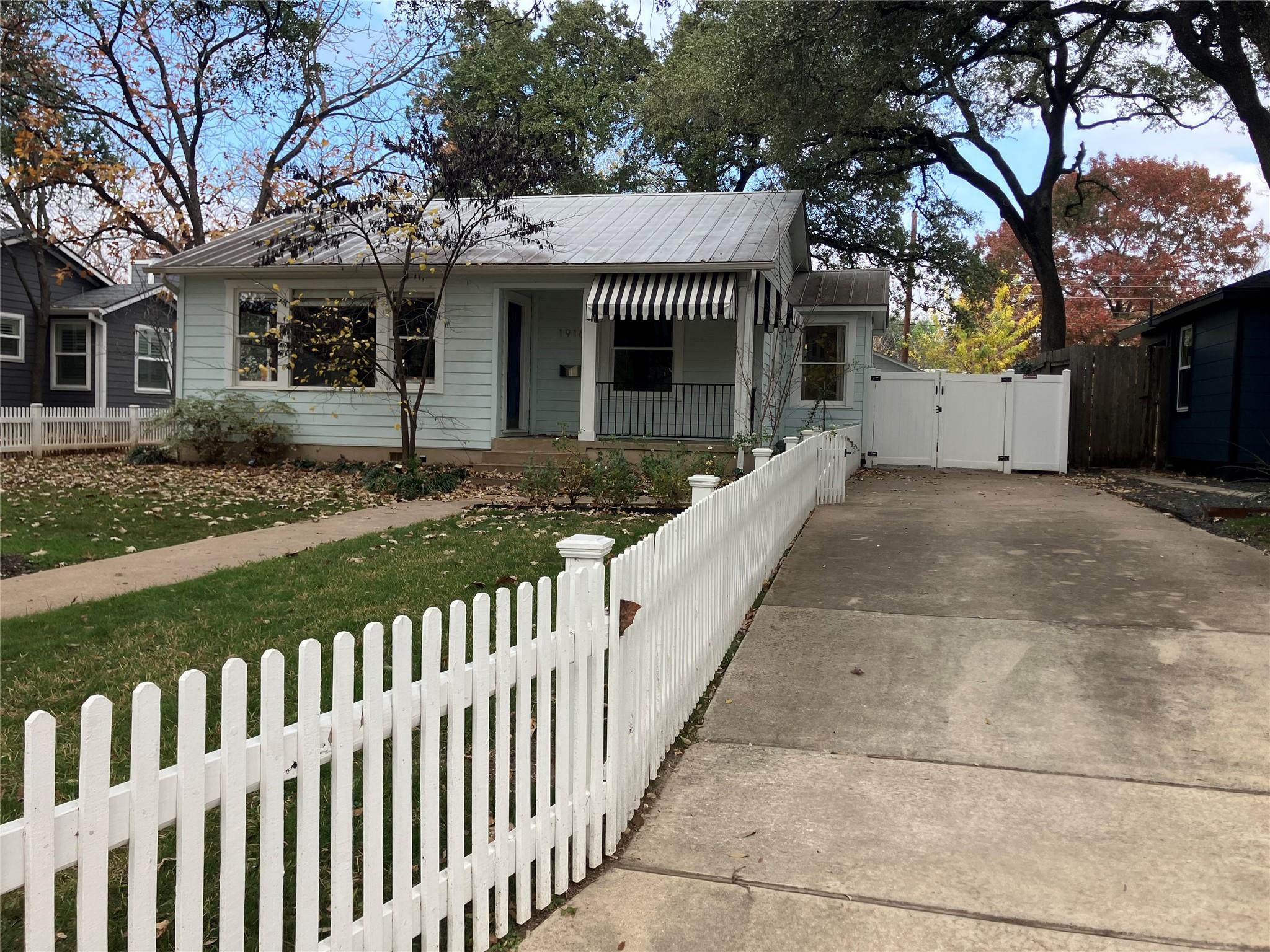 1916 W 39th St, Austin, TX 78731