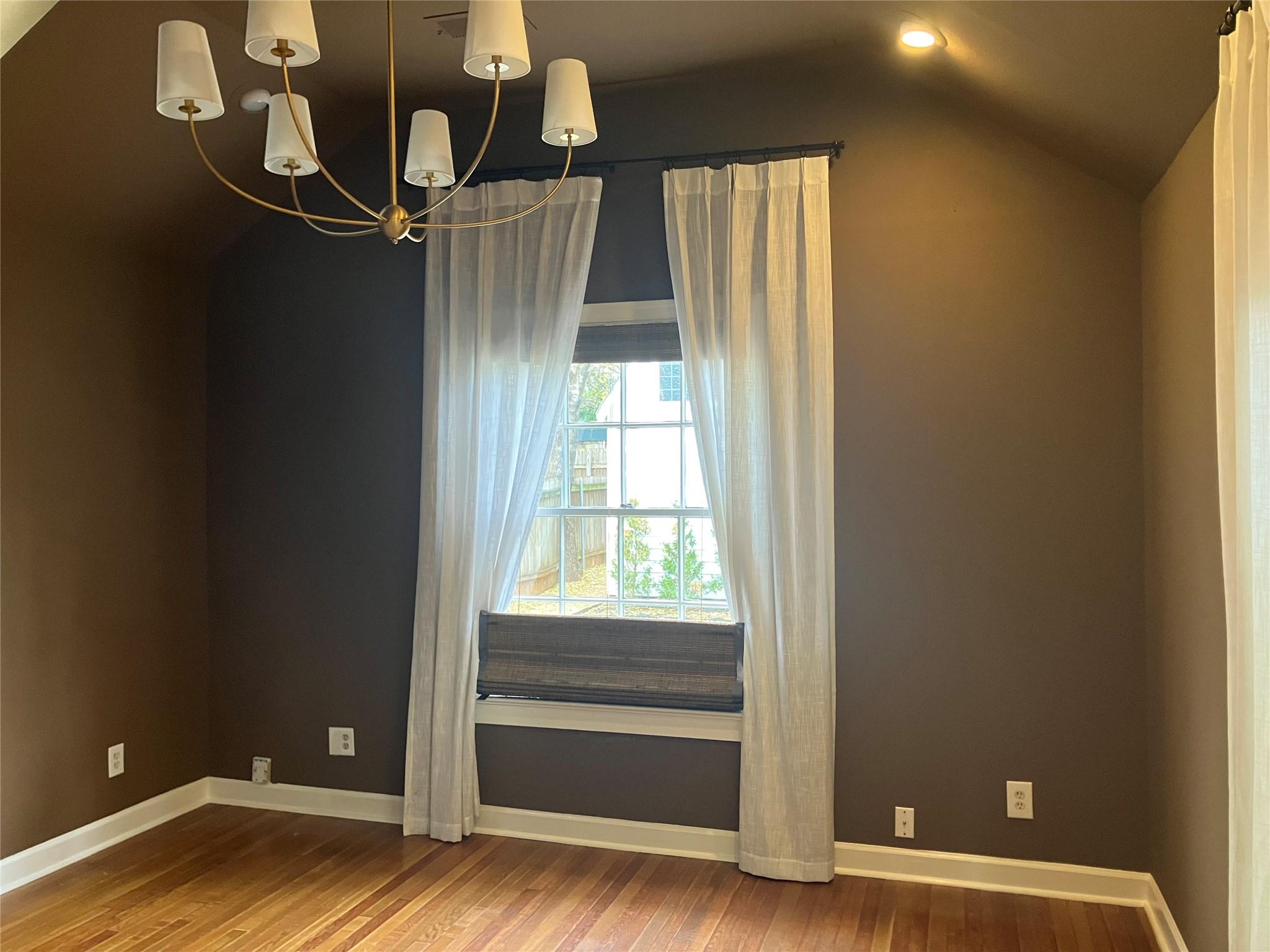 1916 W 39th St, Austin, TX 78731