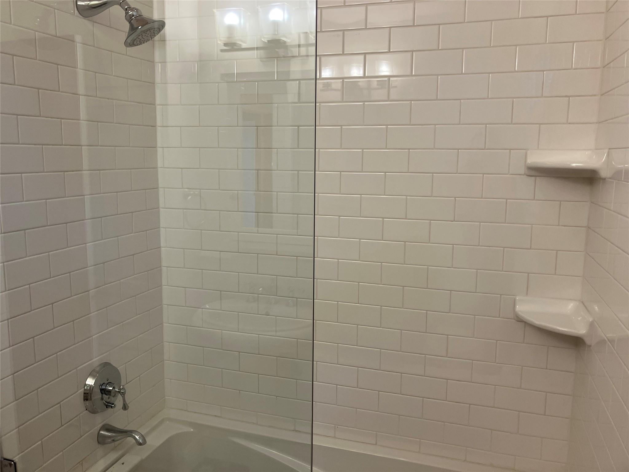 1916 W 39th St, Austin, TX 78731