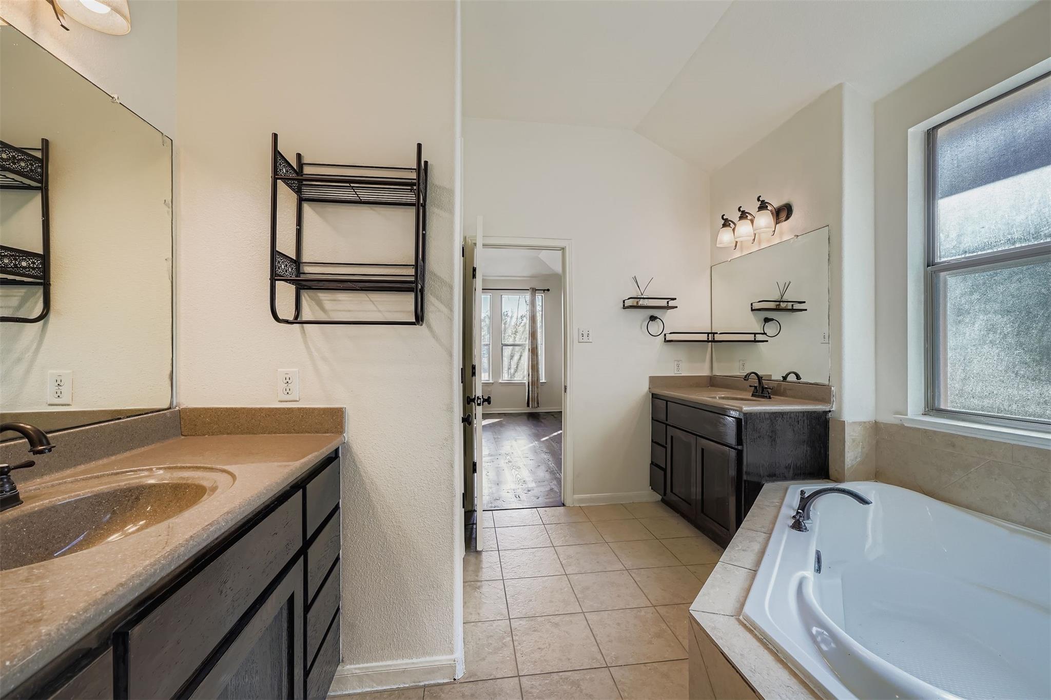 212 Great Circle Cv, Austin, TX 78717