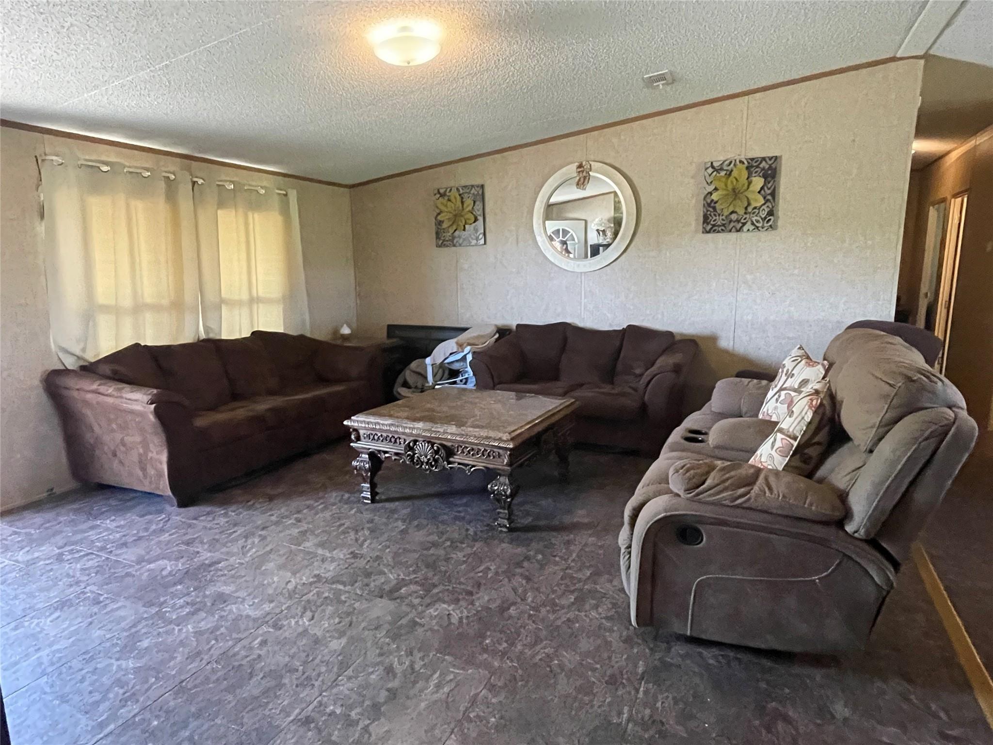 106 Brown Pelican Dr, Del Valle, TX 78617