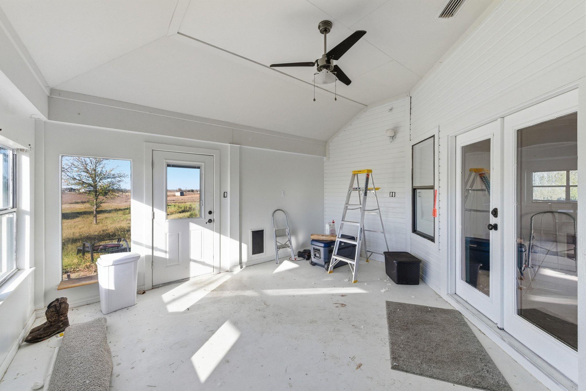 162 Fm 672 Rd, Dale, TX 78616