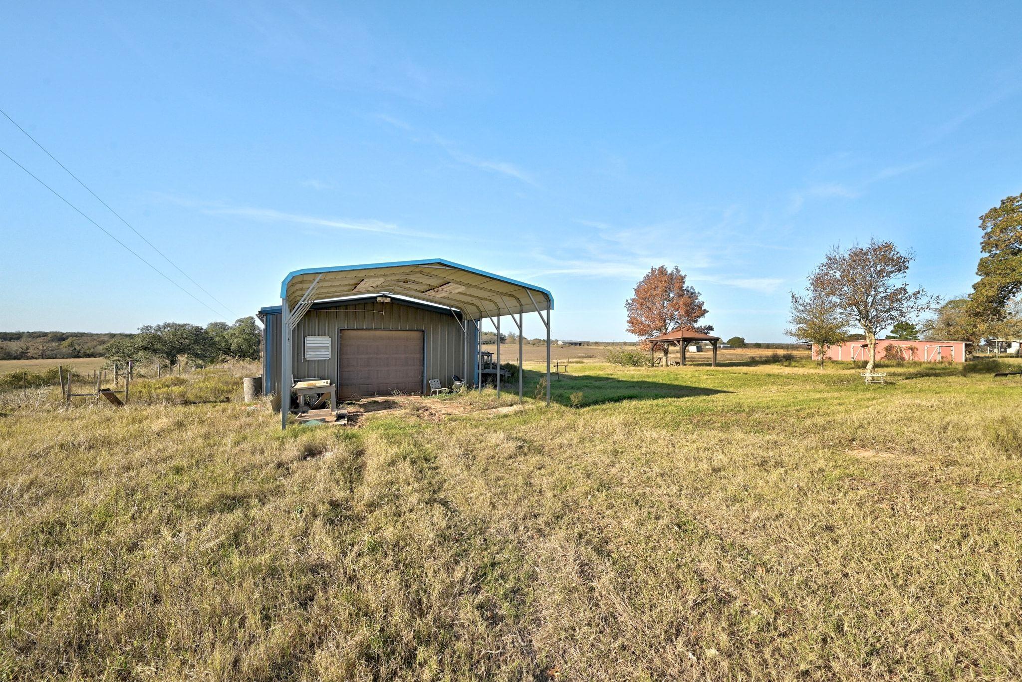 162 Fm 672 Rd, Dale, TX 78616