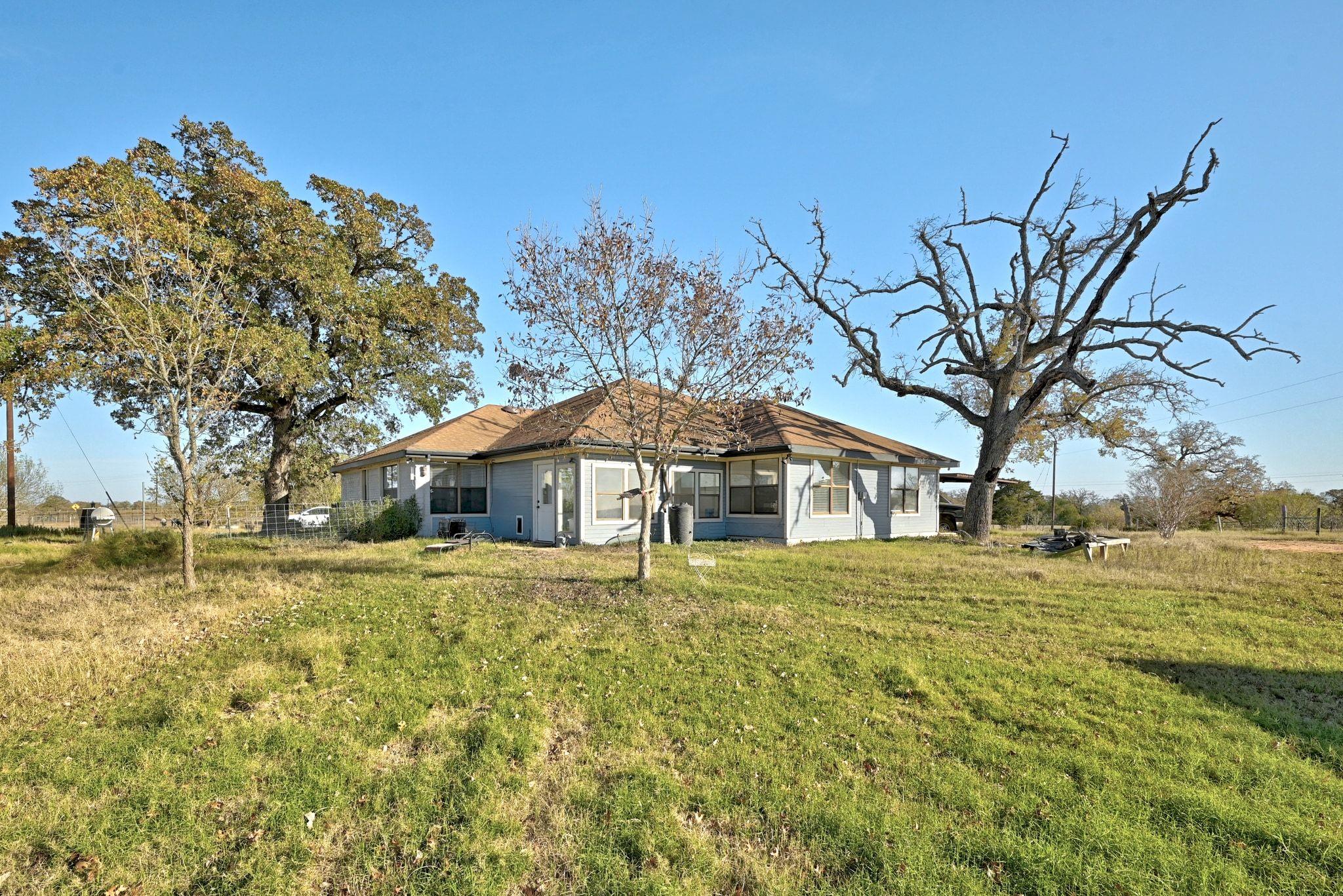 162 Fm 672 Rd, Dale, TX 78616