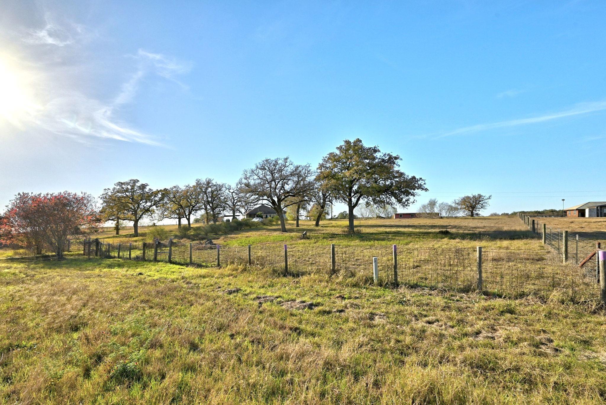 162 Fm 672 Rd, Dale, TX 78616