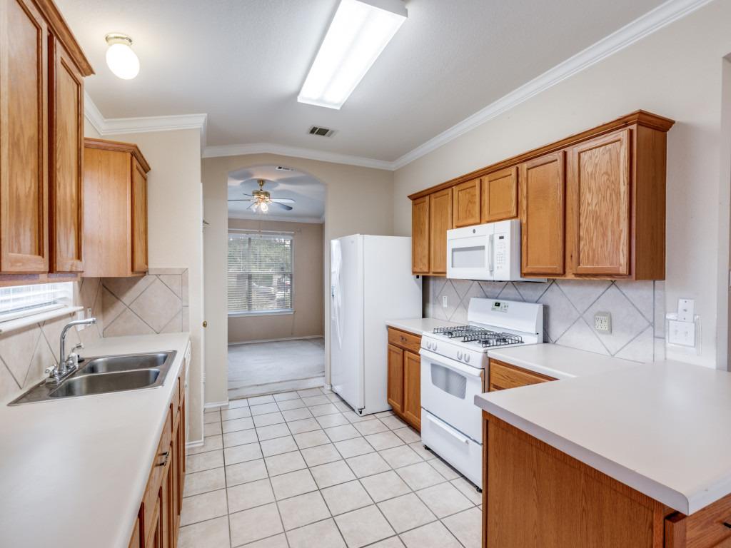 505 Lafayette Square Dr, Leander, TX 78641