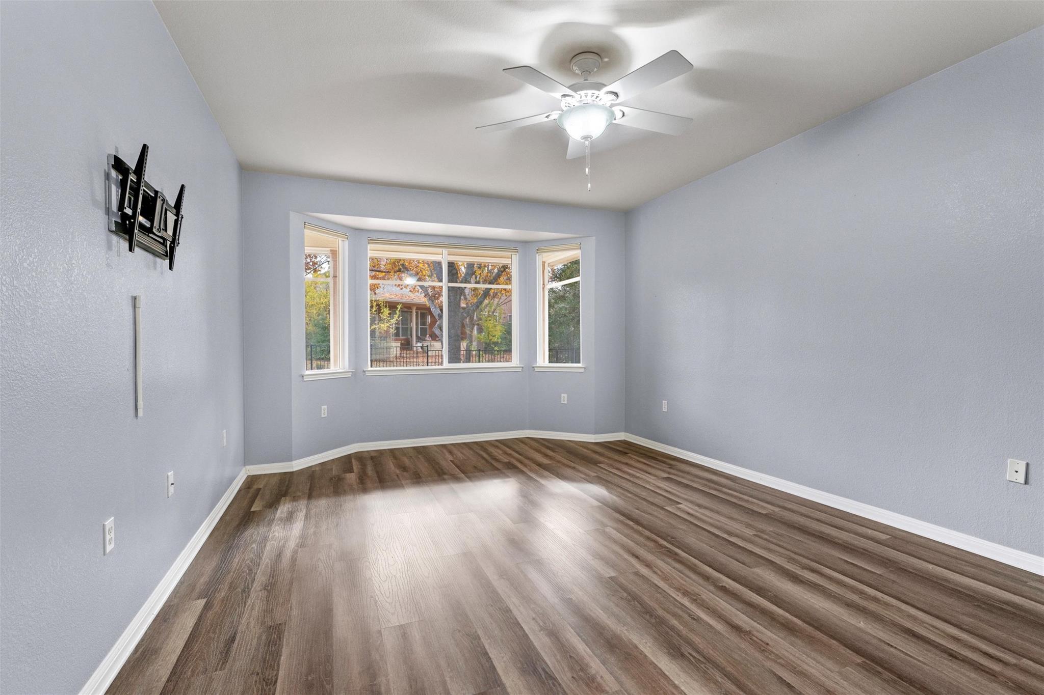 122 Nolan Dr, Georgetown, TX 78633