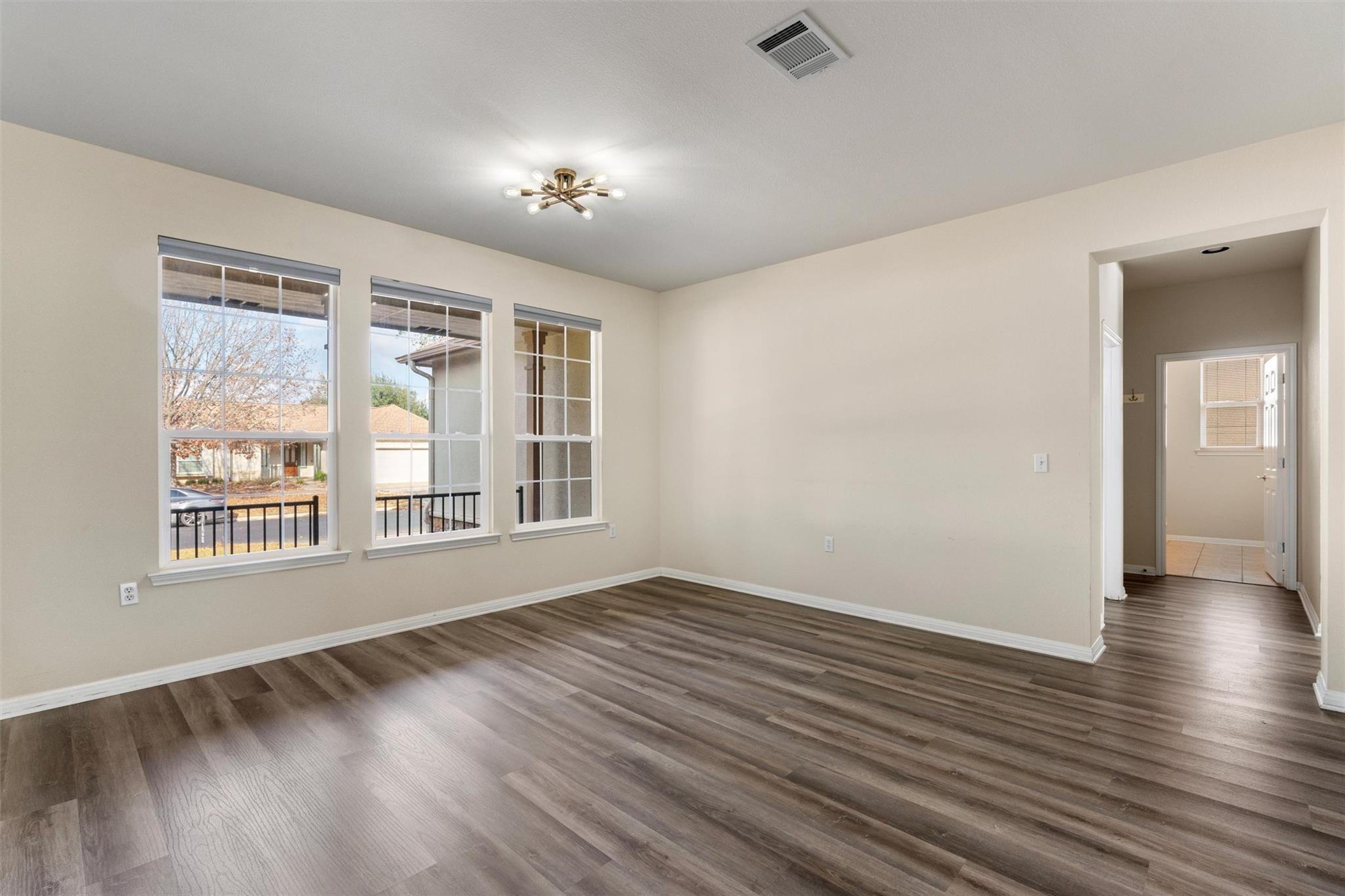 122 Nolan Dr, Georgetown, TX 78633