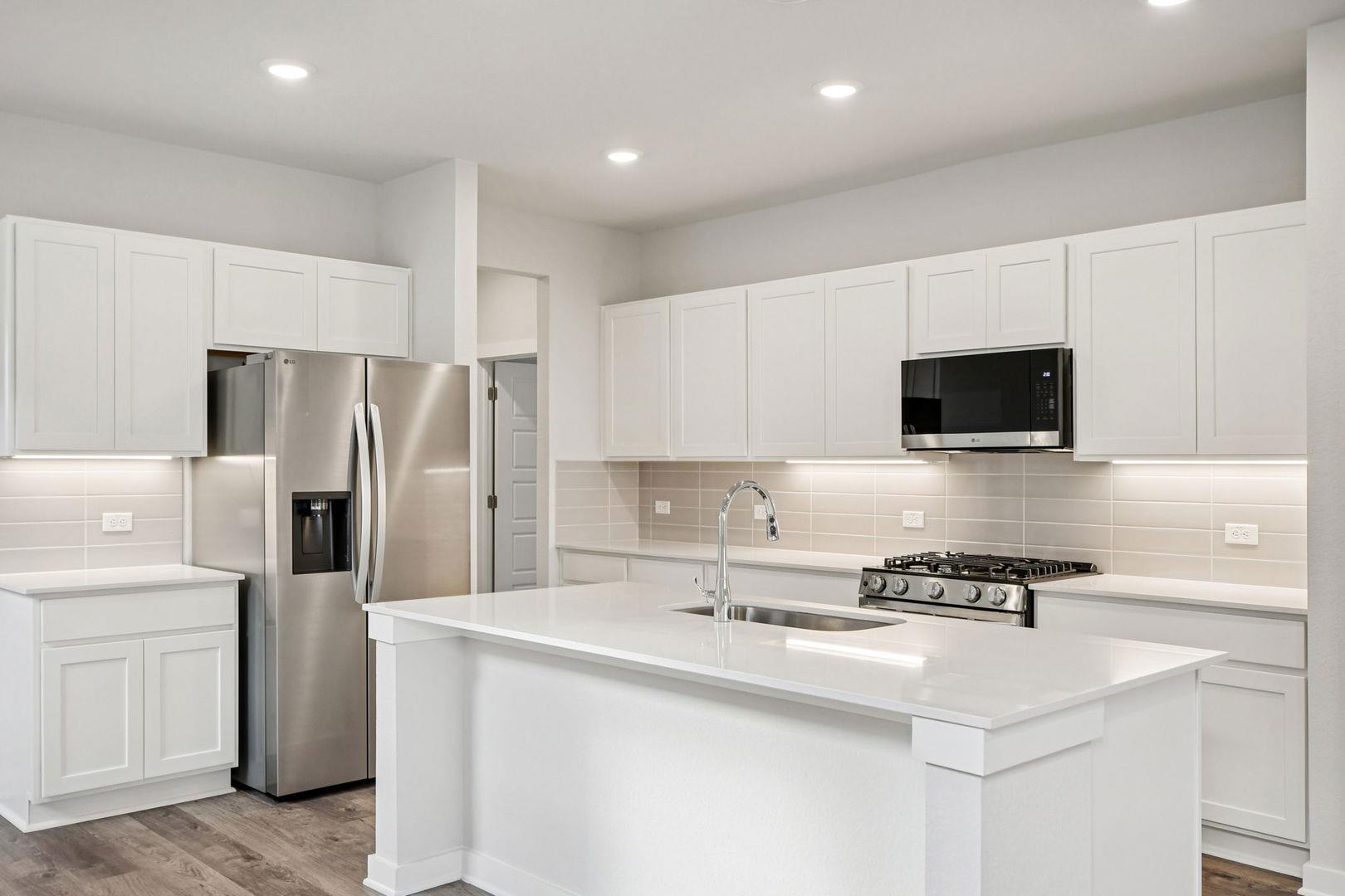 129 Two Bits Ln, Elgin, TX 78621