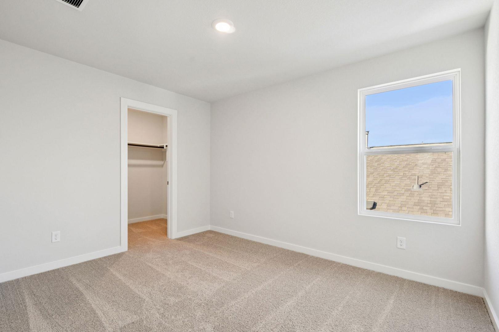 129 Two Bits Ln, Elgin, TX 78621