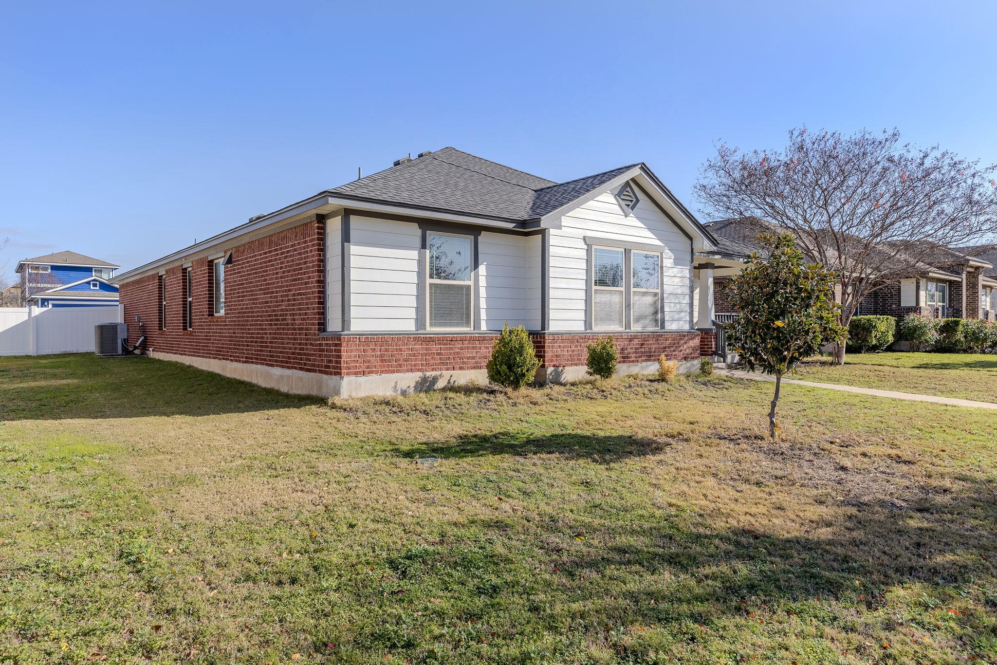 800 Bryce Cyn, Pflugerville, TX 78660