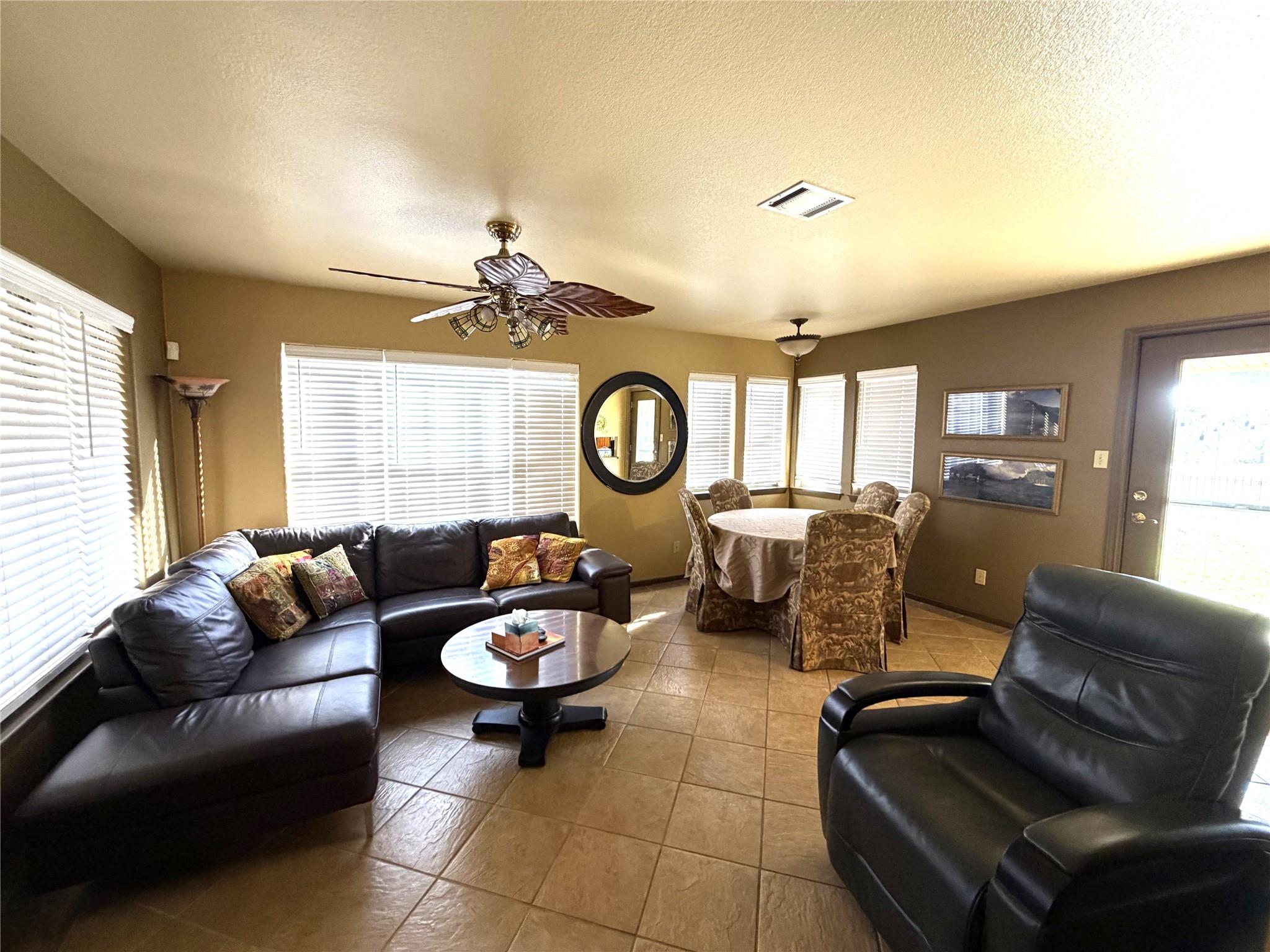 2035 Borchert Loop, Lockhart, TX 78644