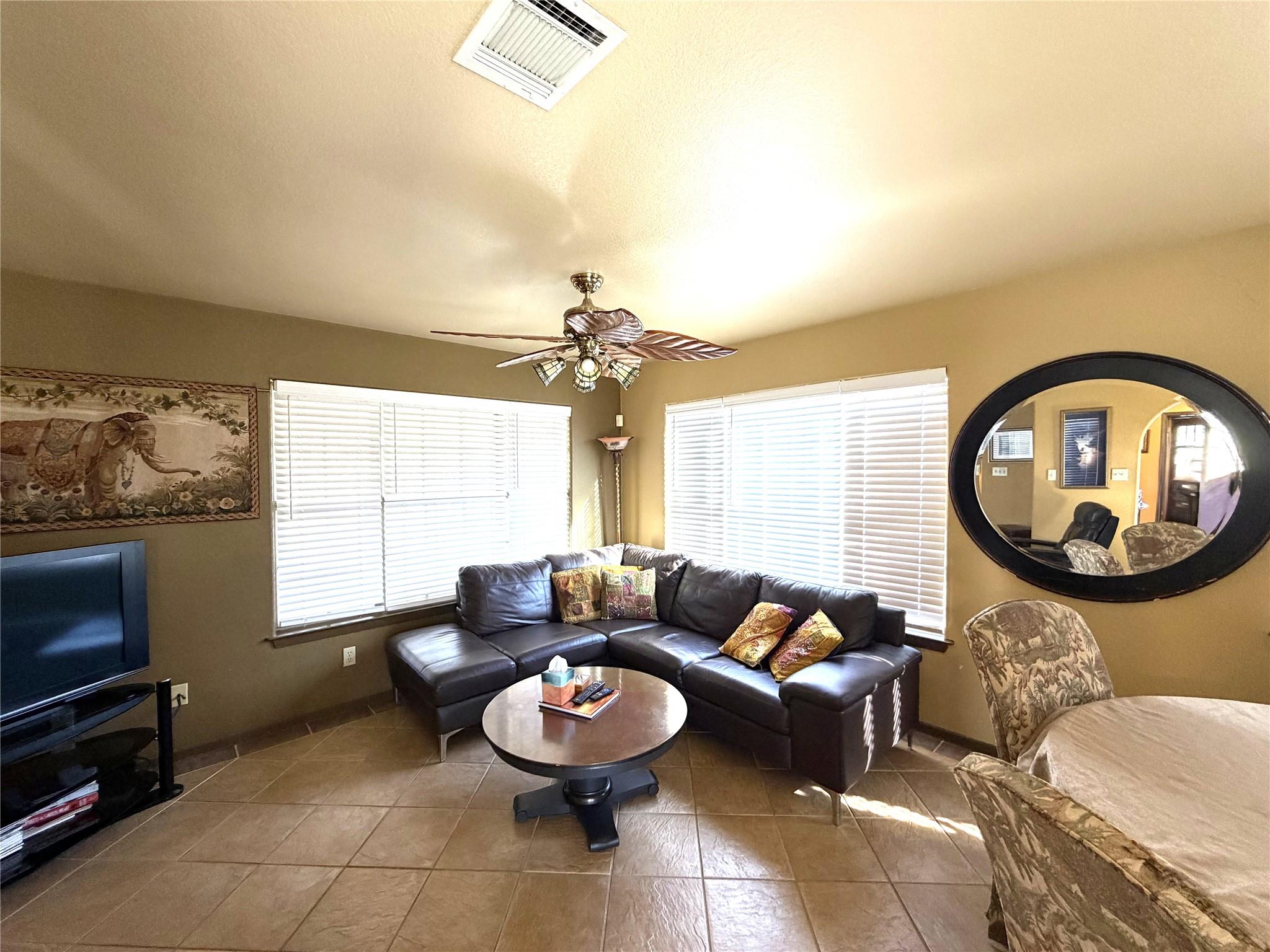 2035 Borchert Loop, Lockhart, TX 78644