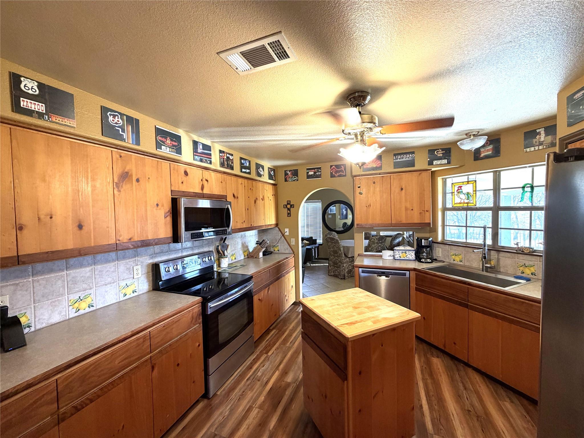 2035 Borchert Loop, Lockhart, TX 78644