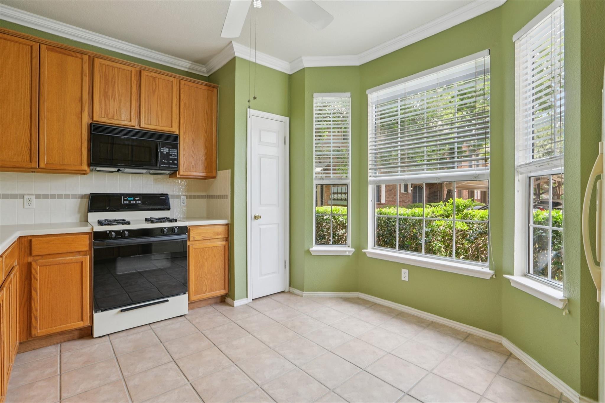 12401 Los Indios Trl # 5, Austin, TX 78729