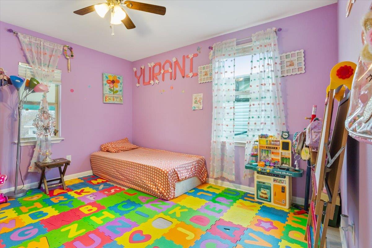 50 Dusty Dam Rd, Coupland, TX 78615