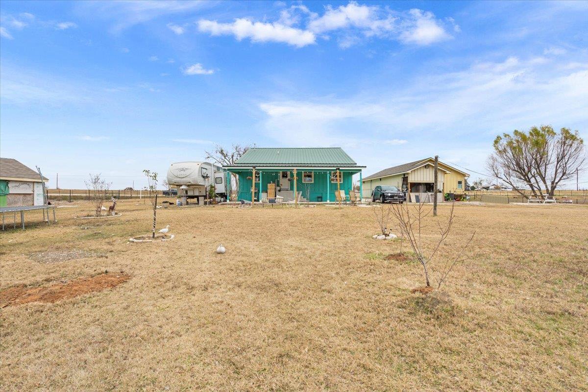 50 Dusty Dam Rd, Coupland, TX 78615