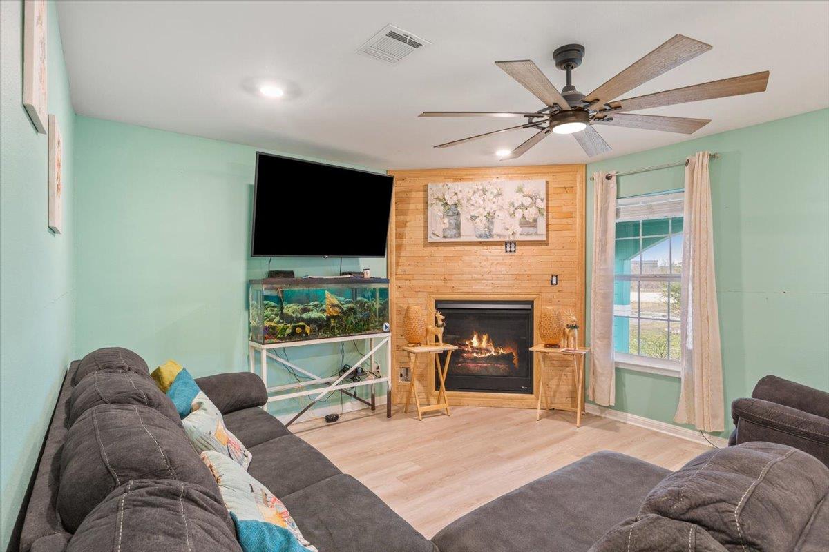 50 Dusty Dam Rd, Coupland, TX 78615