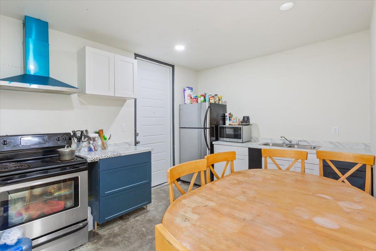 50 Dusty Dam Rd, Coupland, TX 78615