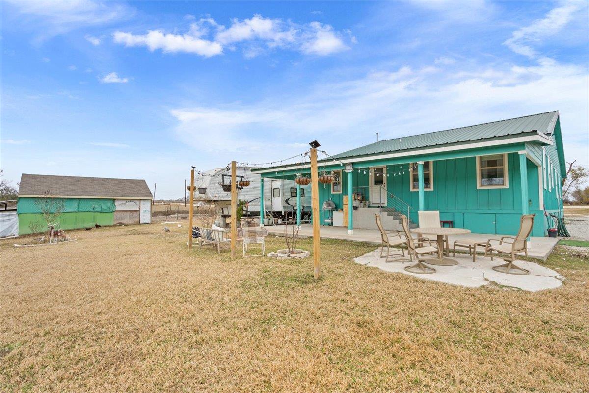 50 Dusty Dam Rd, Coupland, TX 78615