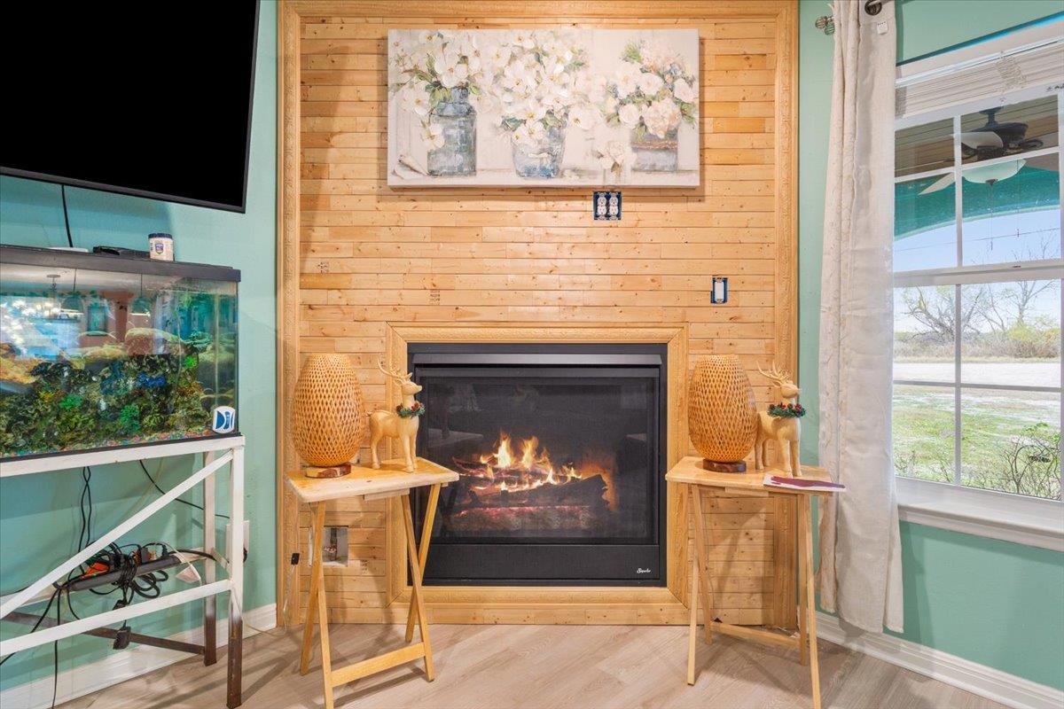 50 Dusty Dam Rd, Coupland, TX 78615