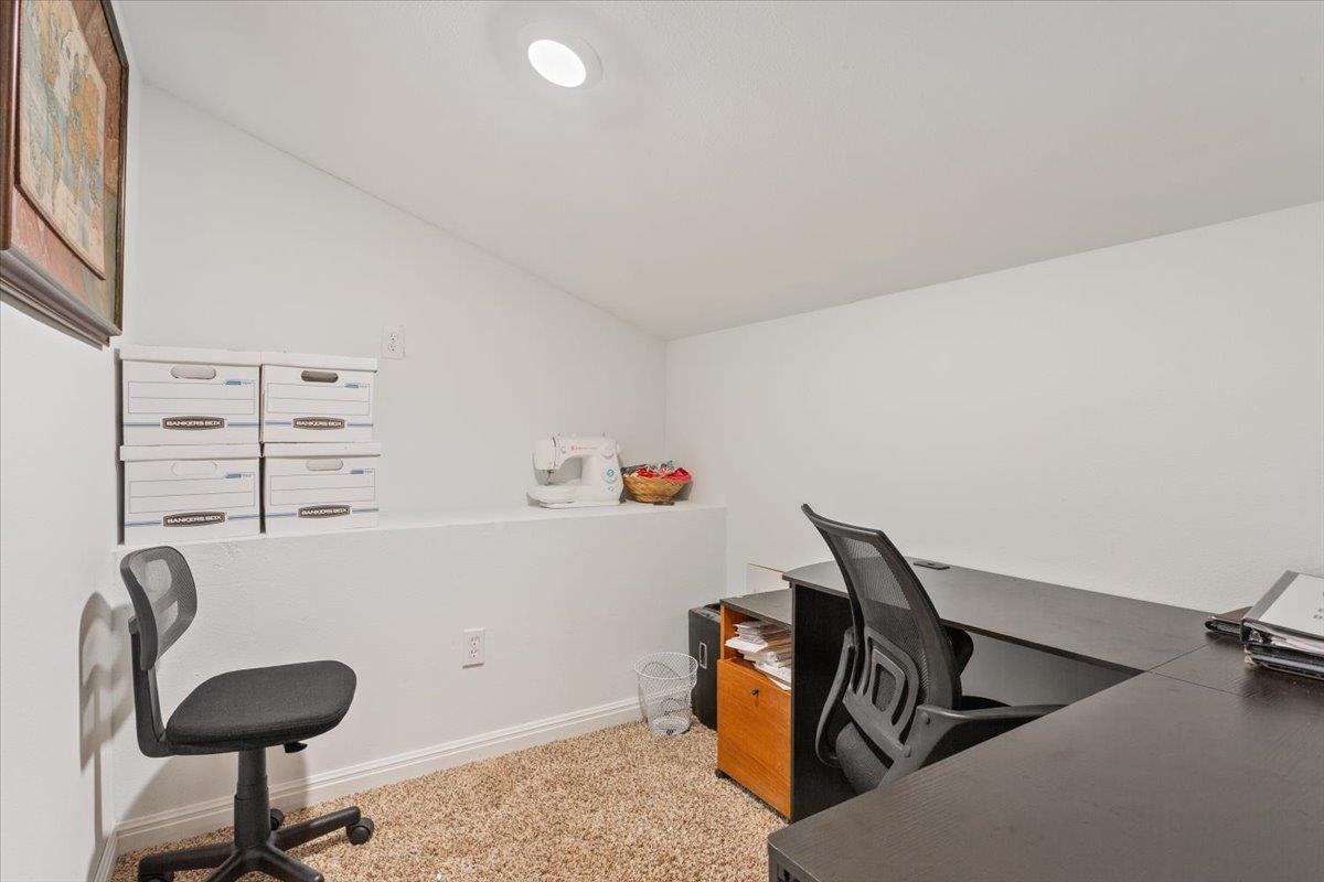 50 Dusty Dam Rd, Coupland, TX 78615