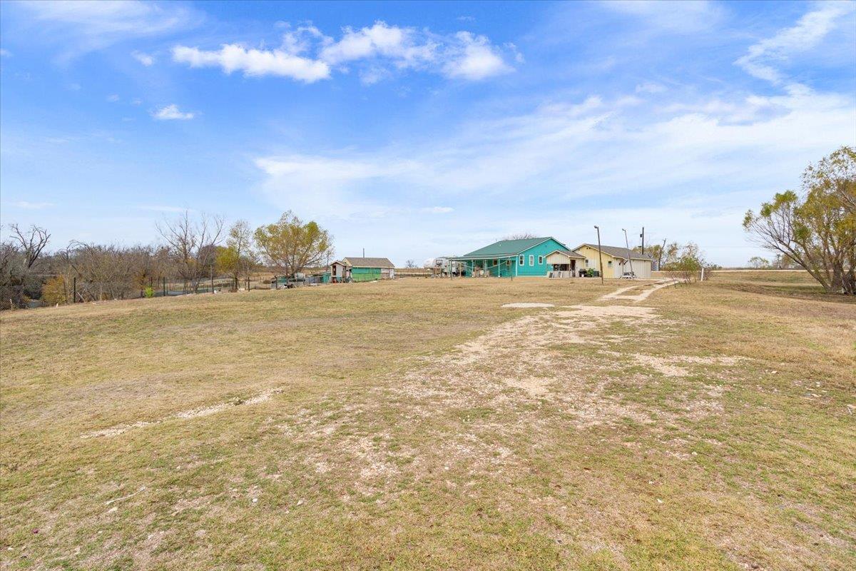 50 Dusty Dam Rd, Coupland, TX 78615