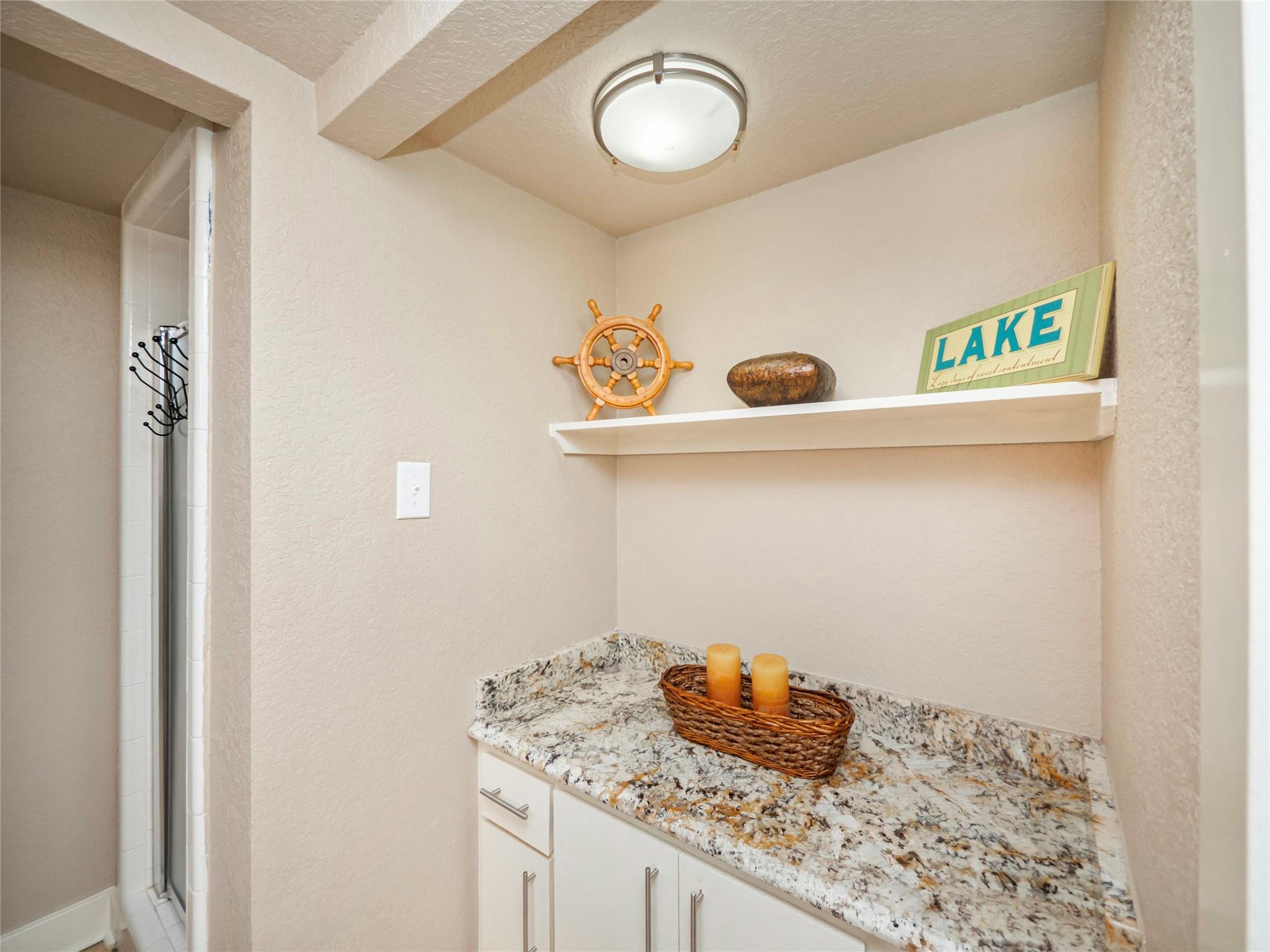 704 Horseshoe Bay Blvd # L, Horseshoe Bay, TX 78657