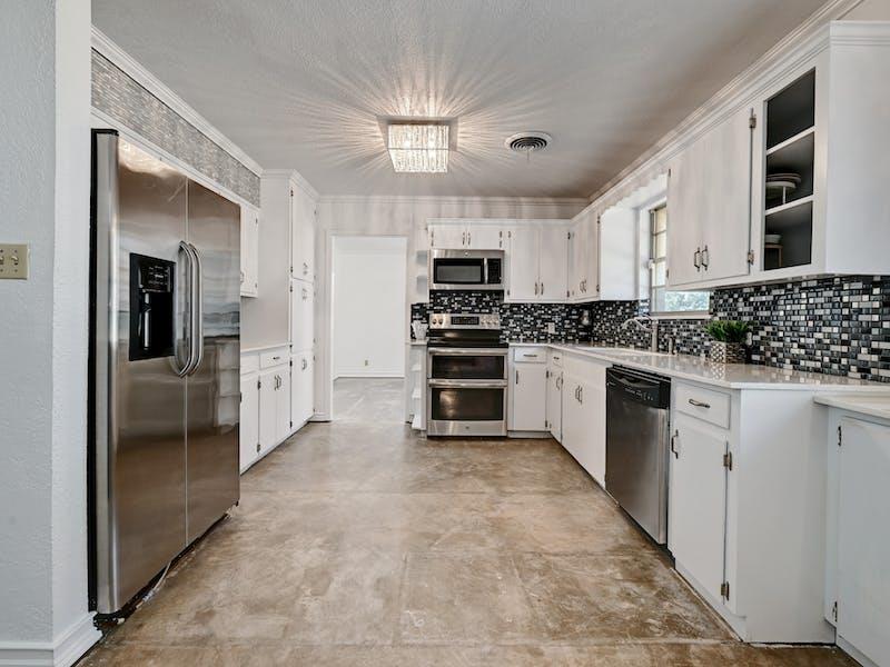 1802 Temple Dr, Austin, TX 78721