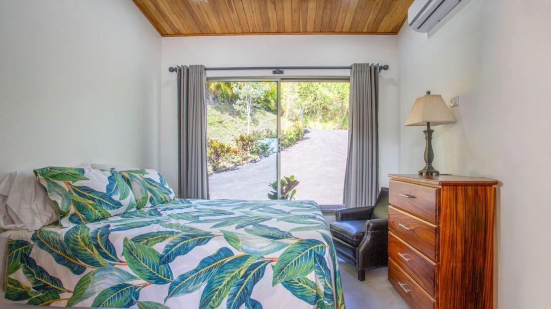 0000 Modern gem in the natural setting, Out of State 20505