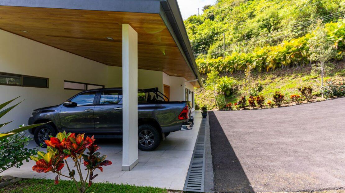 0000 Modern gem in the natural setting, Out of State 20505