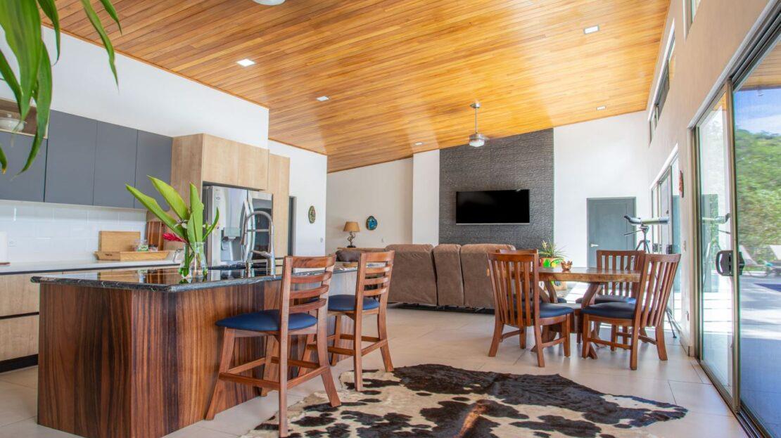 0000 Modern gem in the natural setting, Out of State 20505