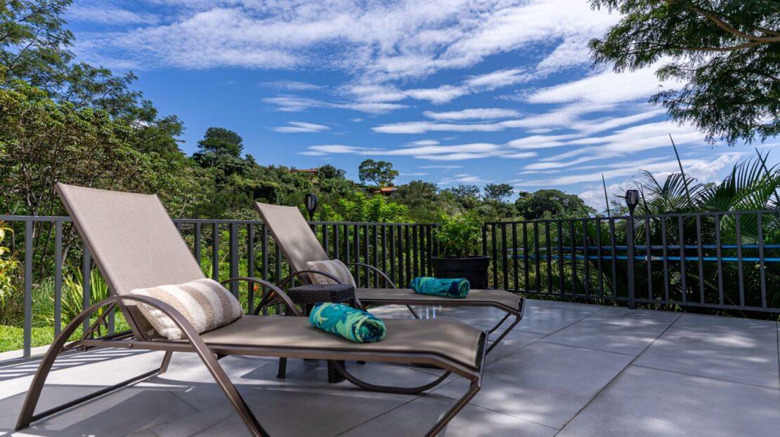 0000 Modern gem in the natural setting, Out of State 20505